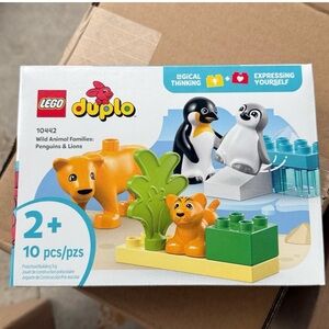 LEGO DUPLO Town Wild Animal Families Penguins & Lions Building Toy Playset-NIB